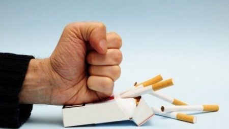 Bakandan Sigara Bırakma Çağrısı